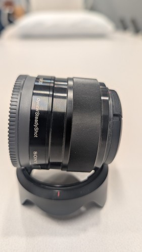 Sony 8 oss - mm, f/1.8